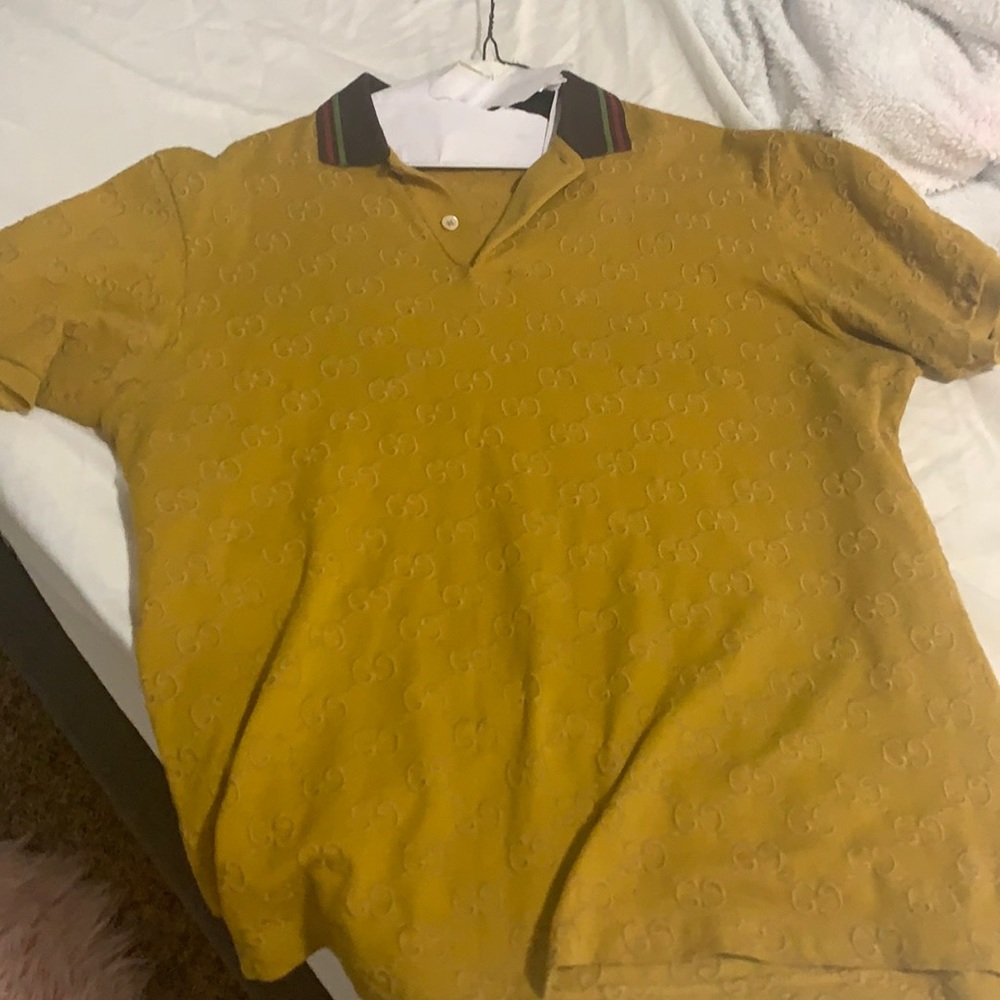 Gucci polo.
